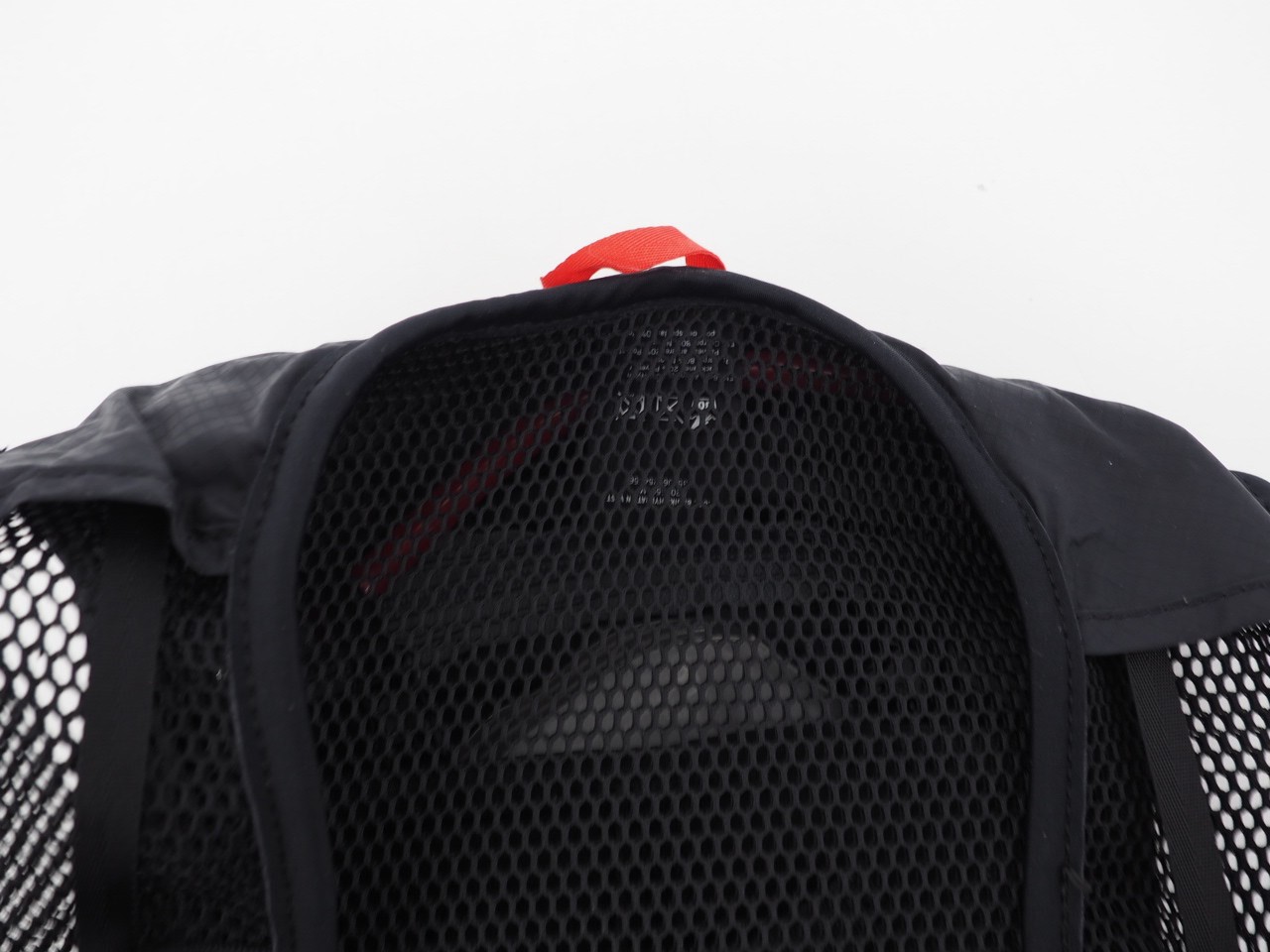 USWE Rush 8L Bike Hydration Vest Black / Red Size Medium w/ Bladder