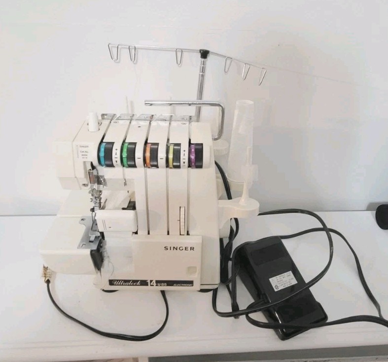 Singer Ultra Lock 14u85 5 Threader Sewing Machine