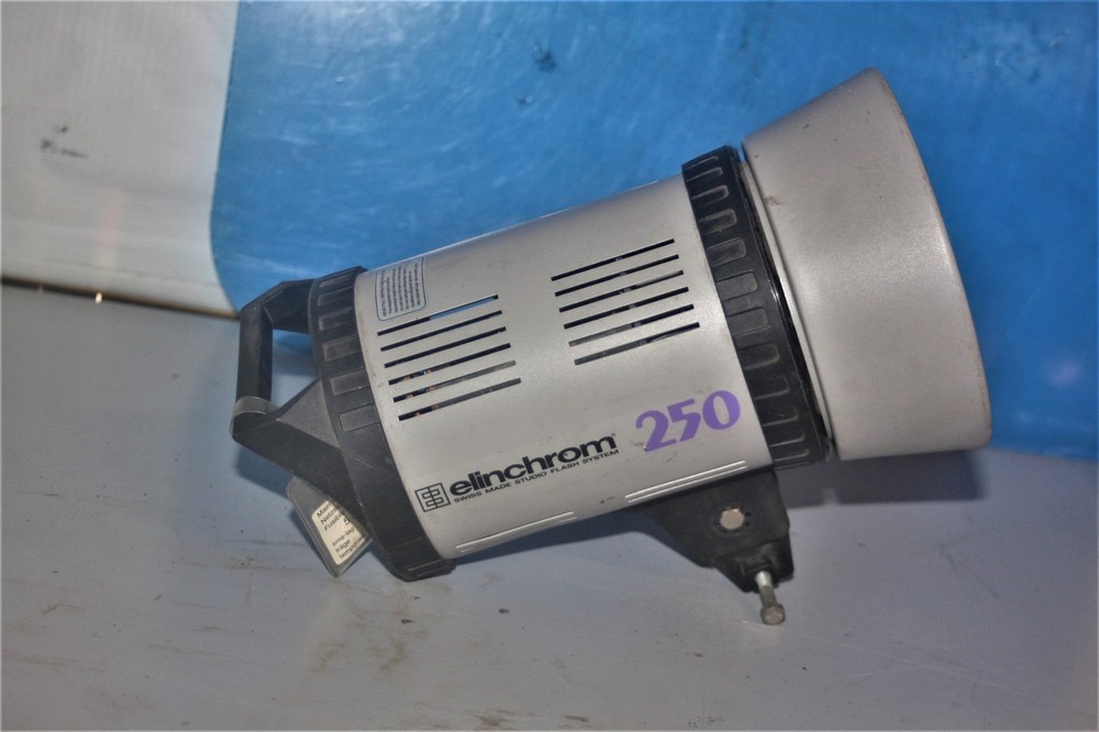 Elinchrom Multi Voltage Flash Unit Style 250