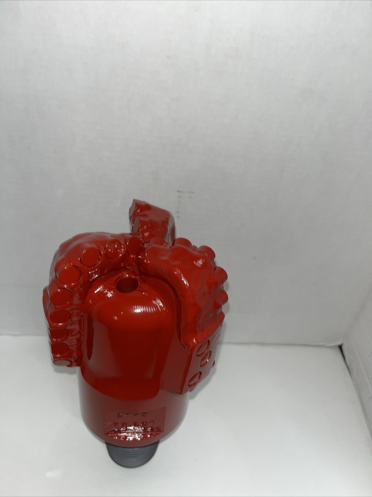 5 1/2” PDC DRILL BIT 2 7/8” API REG PIN