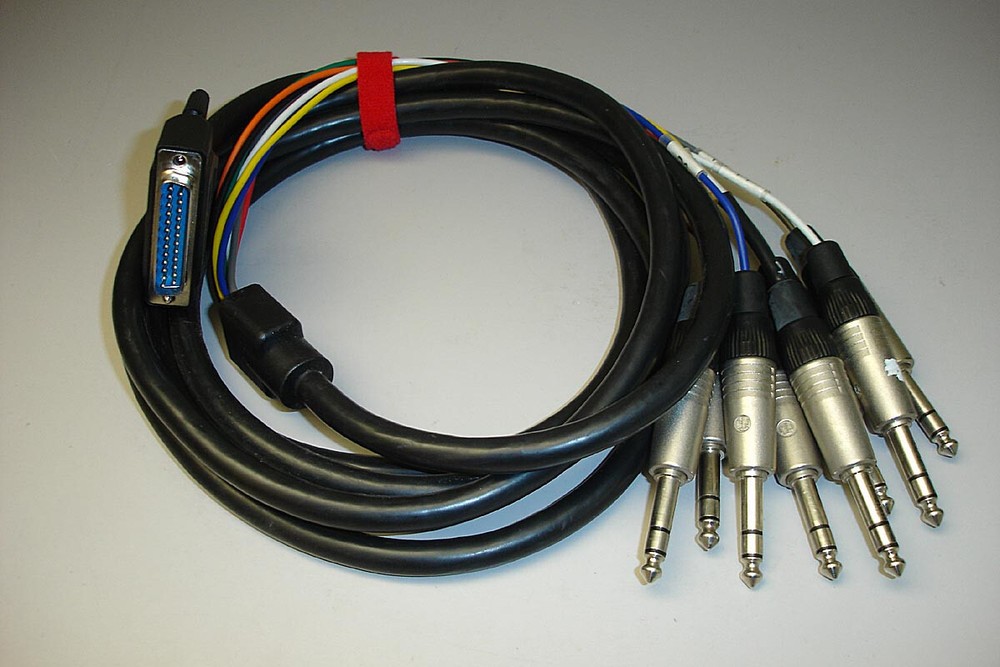 Pro Audio PR8DS Enhanced 8-Channel Pre-Amp w Power Supply and Cables