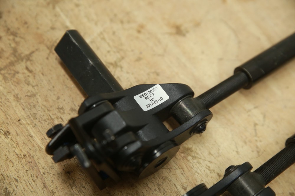 Quantum ARMREST MOUNTS Angle Articulation Brackets V2 12-20" - Edge 2.0 3 4Front