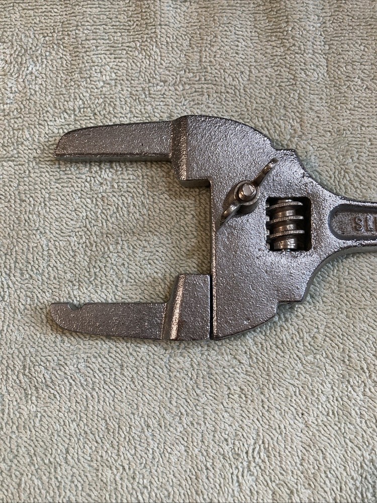 Plumbers Slip & Lock Nut Wrench 10" Adjustable 1"- 3" Jaws