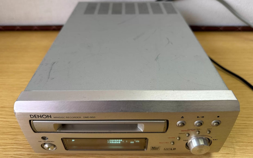 1pcs Denon DMD-M50 MD Player