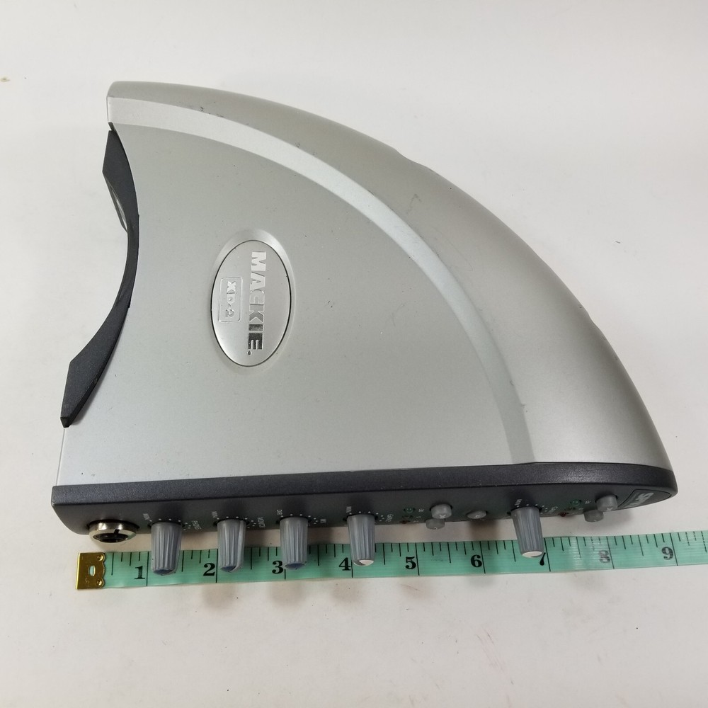 Mackie XD-2 Spike Powered Recording System NO POWER CABLE