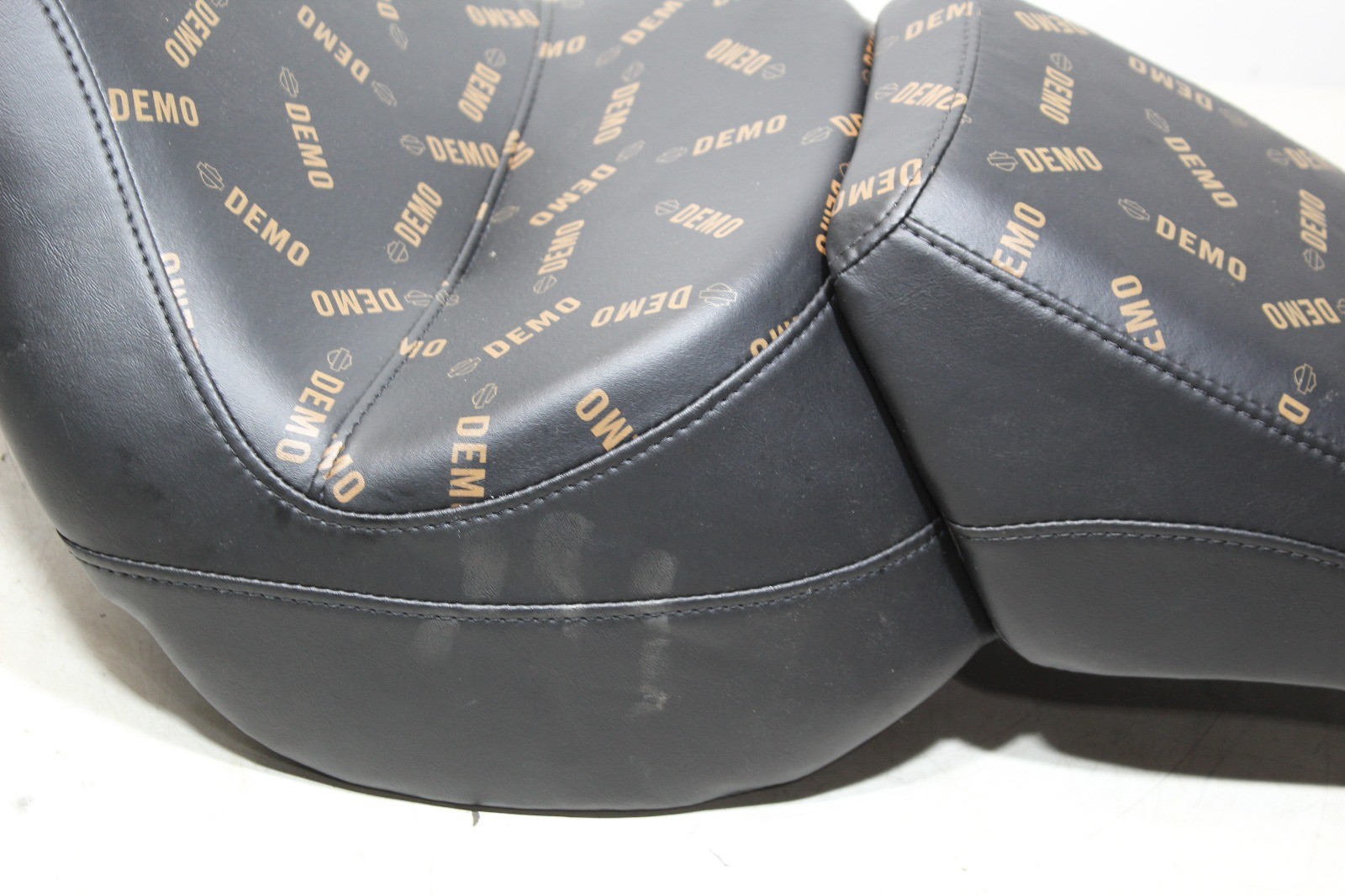 18-26 Harley Softail Two Up Low Rider Reach Seat OEM DEMO