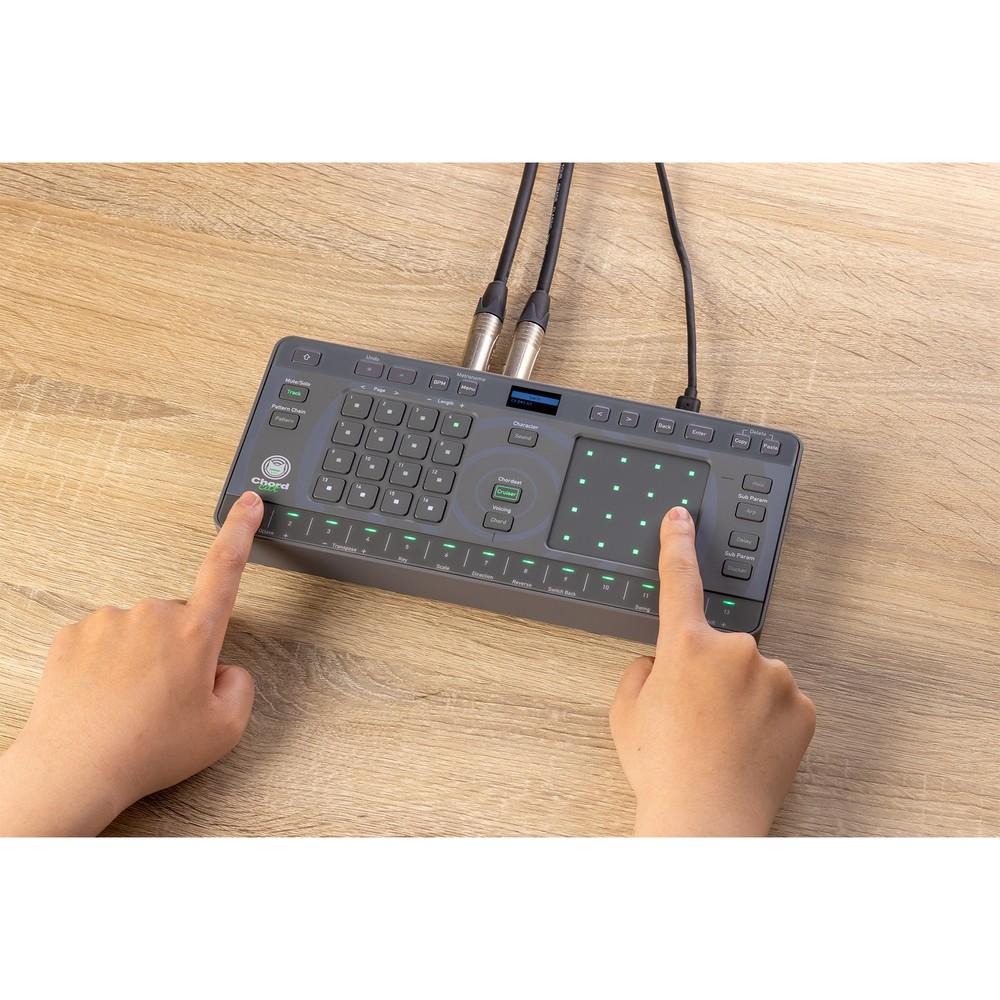 AlphaTheta CHORDCAT 8-Track Portable Groovebox Controller w Case