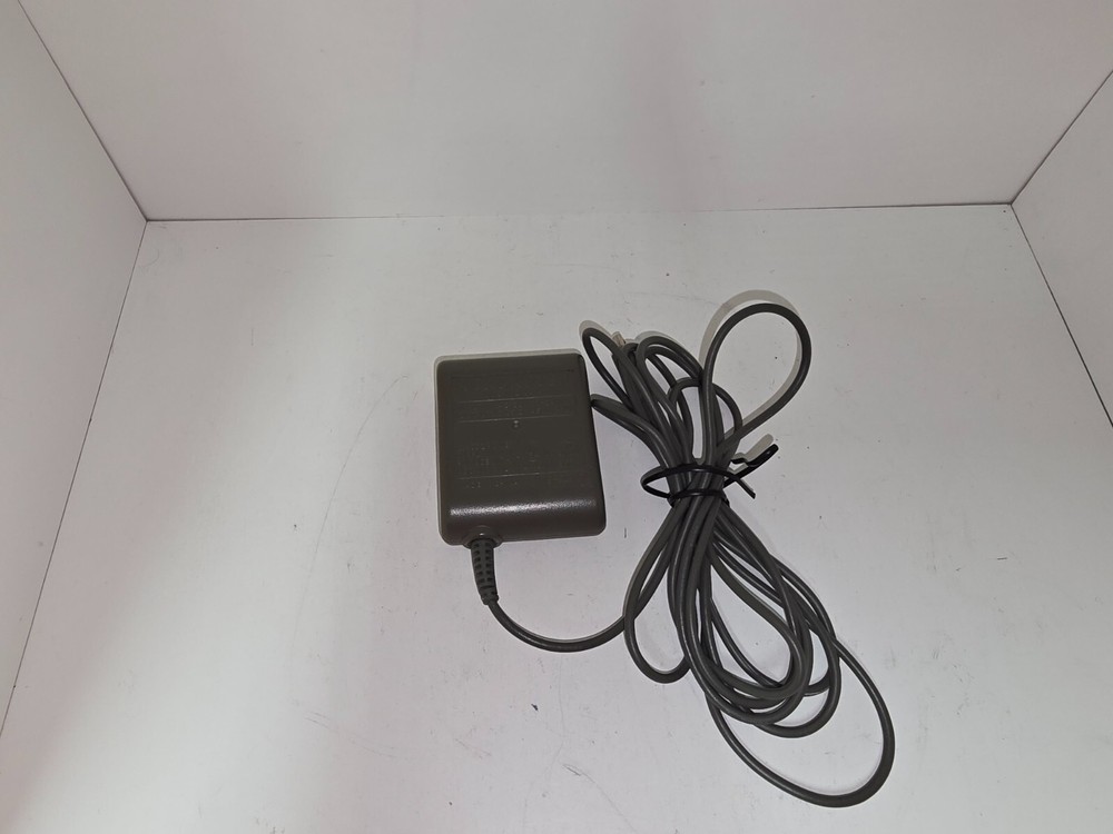 Nintendo usg-002 - A/C adapter