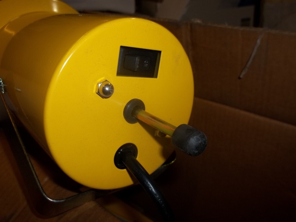 MARS TRI LITE DOCK LOADING LIGHT DL-40 SUITABLE FOR DAMP LOCATIONS (485)