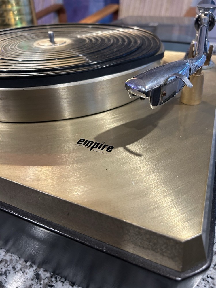 Empire 398 Gold turntable