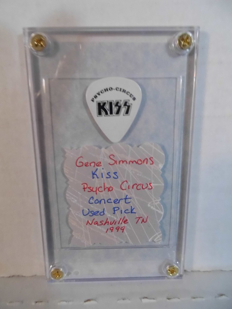 KISS~GENE SIMMONS~TOUR GUITAR PICK/CASE~1999 READ DESCRIPTION (60)