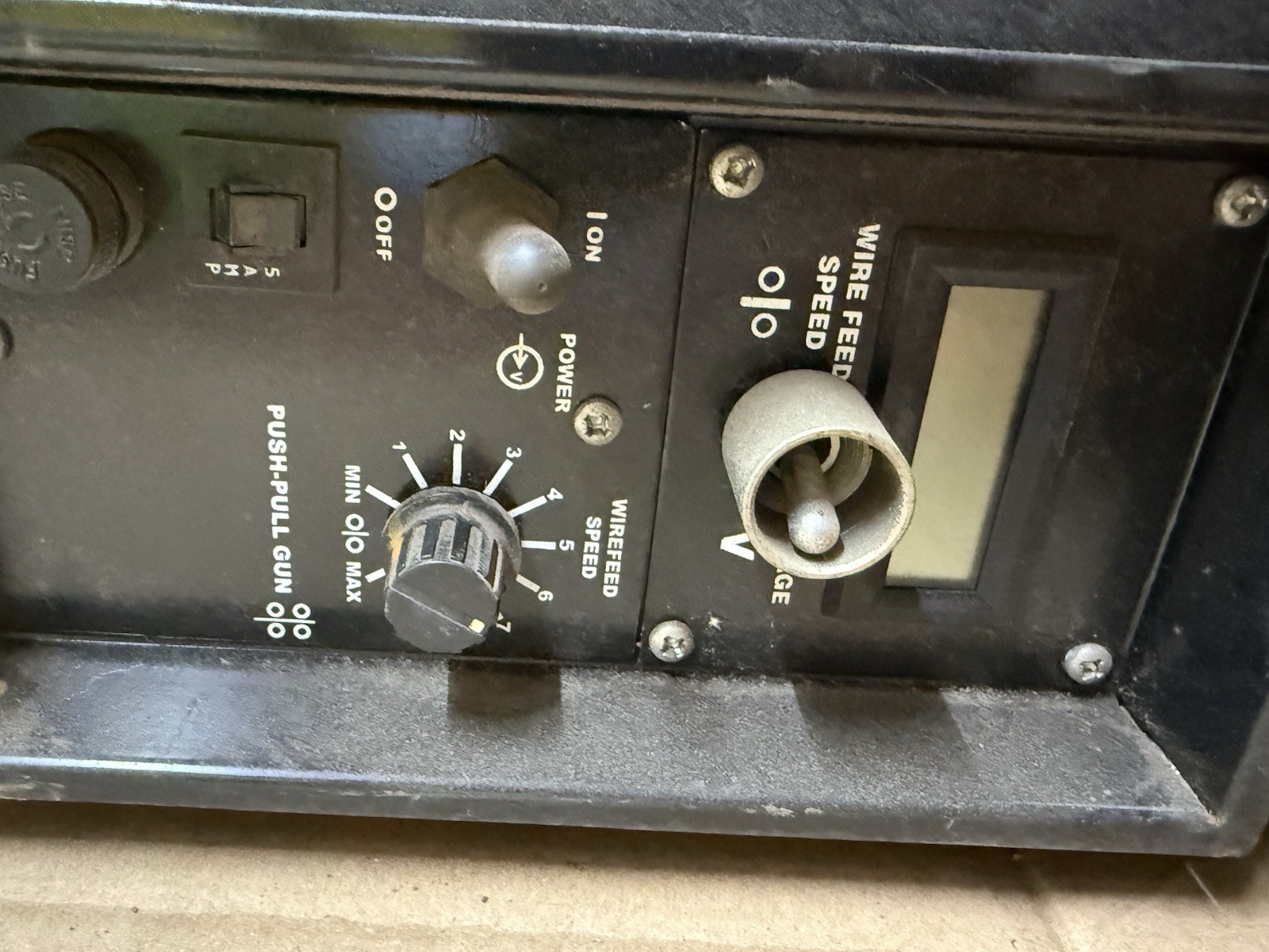 ESAB 300 AVS Mobilefeed Suitcase Portable Wire Feeder