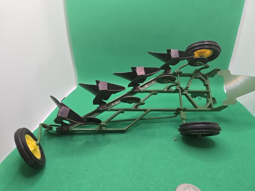 1/16 John Deere Plow w/ Cast Wheels