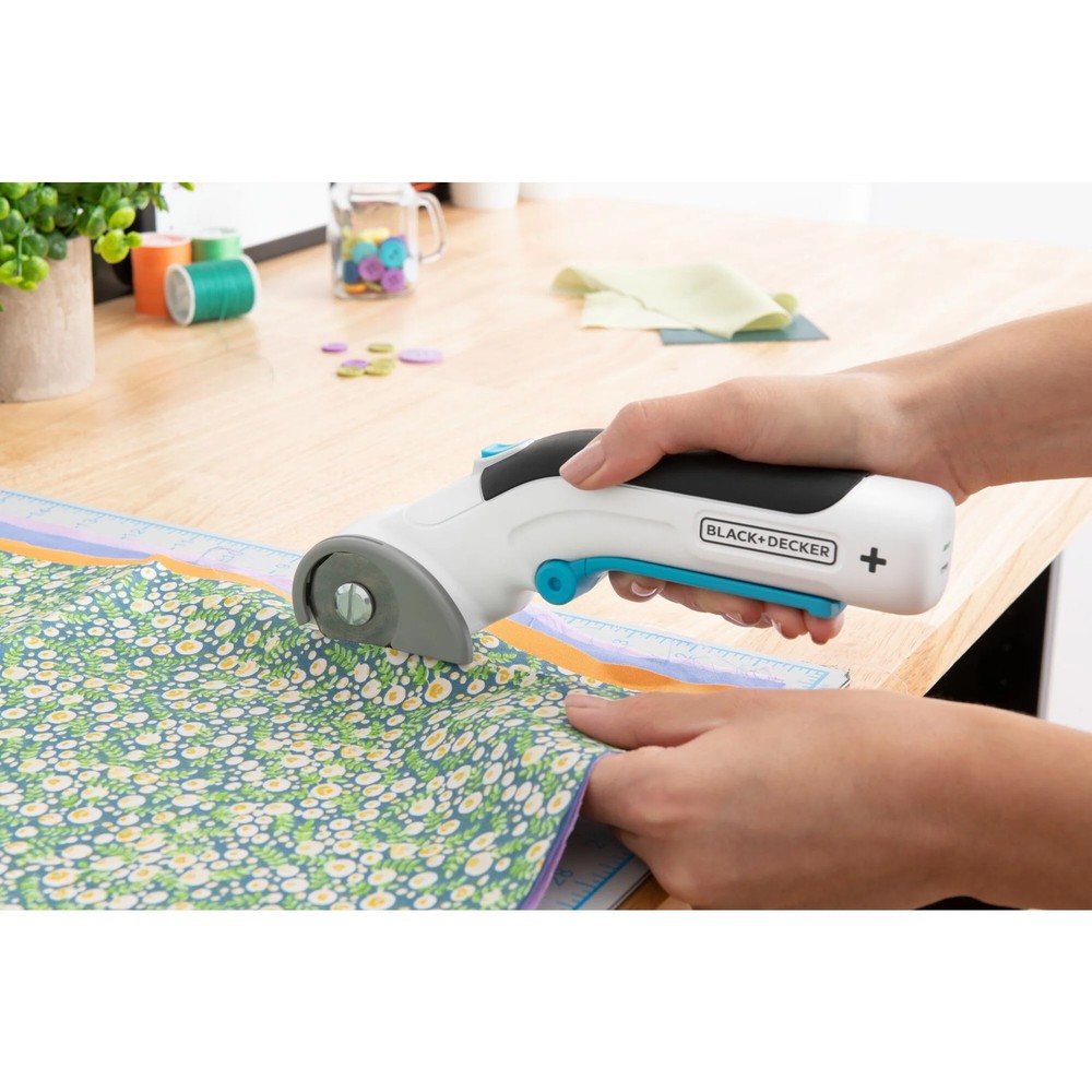 BLACK+DECKER 4V MAX* Rotary Cutter - BCRC115FF