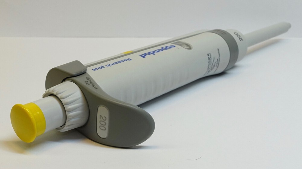 Eppendorf Research Plus 200 Variable Pipette 20-200uL; Clean & Accurate