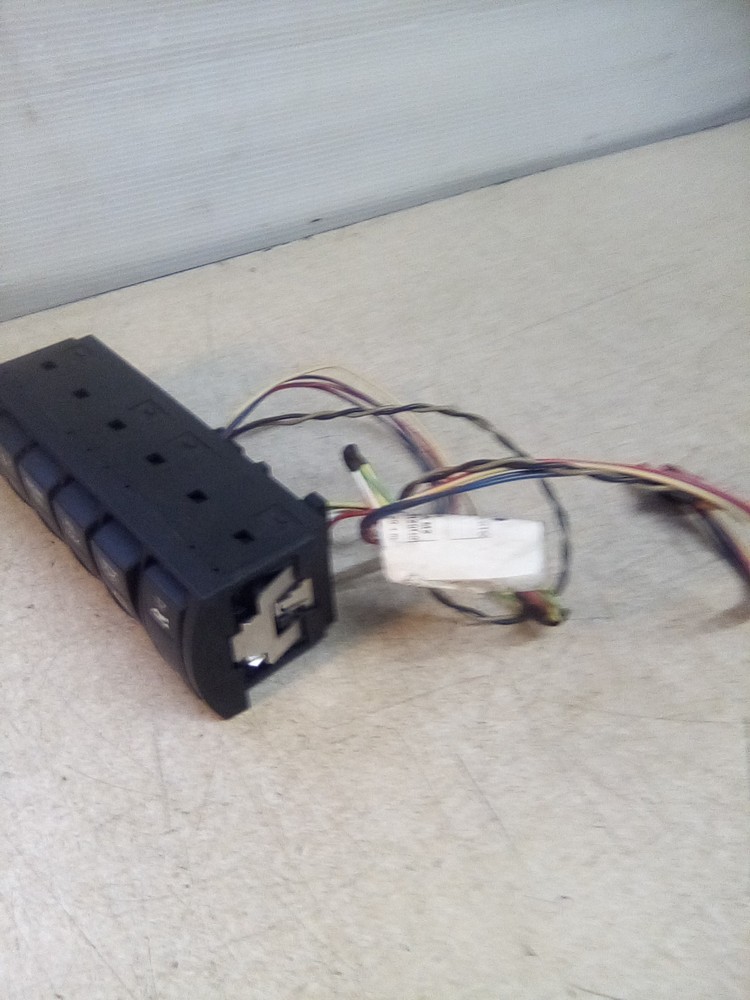 International Prostar 4057689C1 Switch Panel Dash Cluster