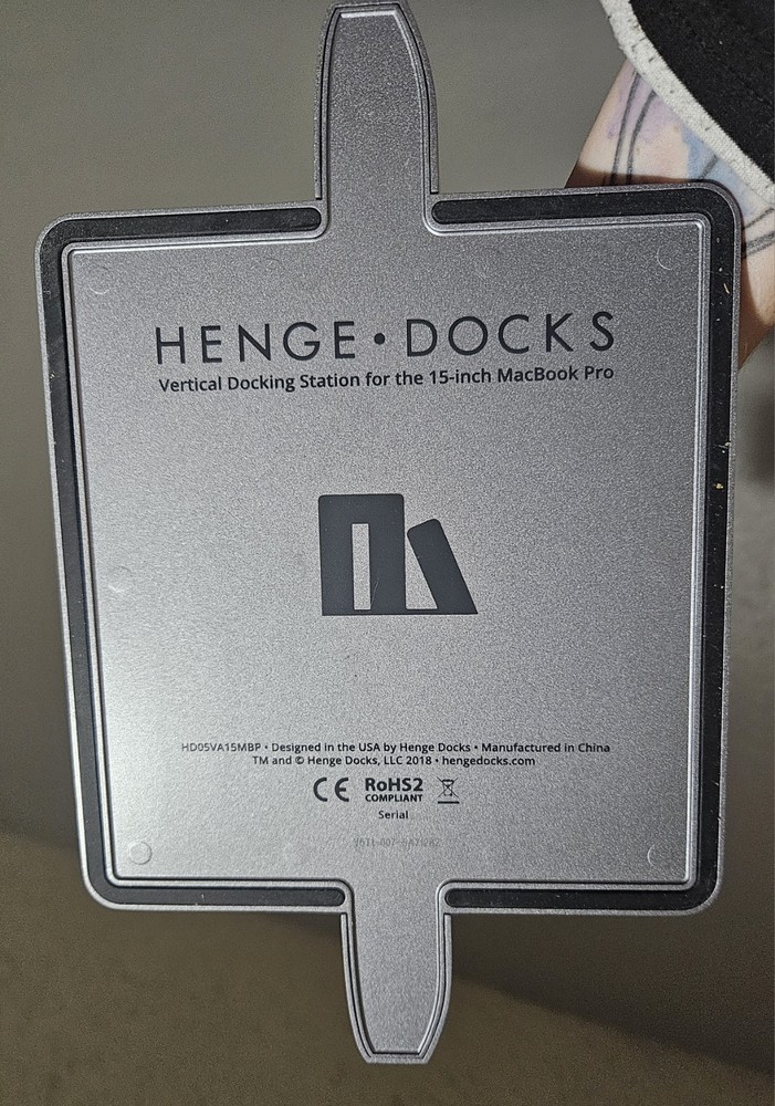 Henge Docks Vertical Docking Station 15 Inch MacBook Pro