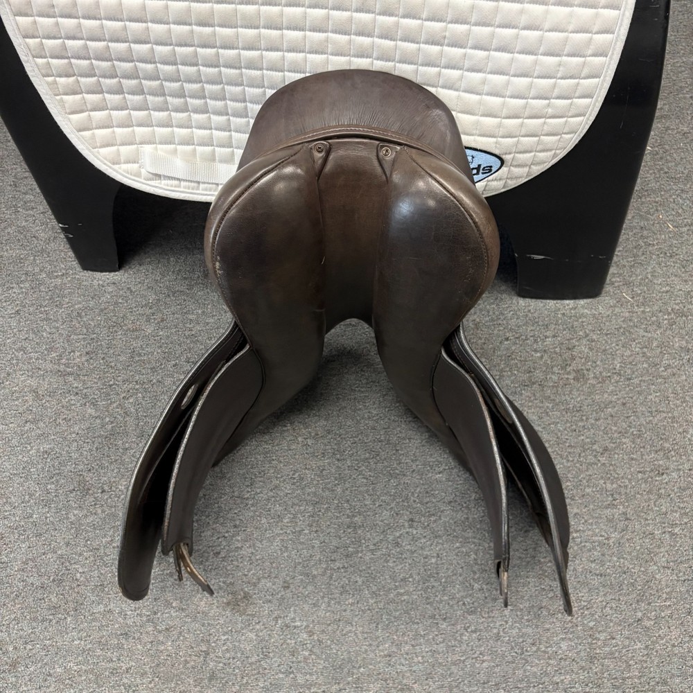Used Schleese Eagle- Size 18" Jump Saddle Brown