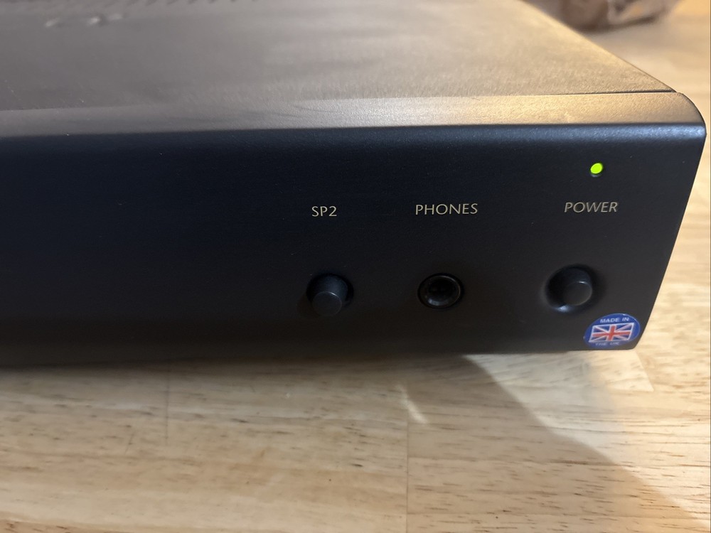 ARCAM ALPHA 8 POWER AMPLIFIER Powers On