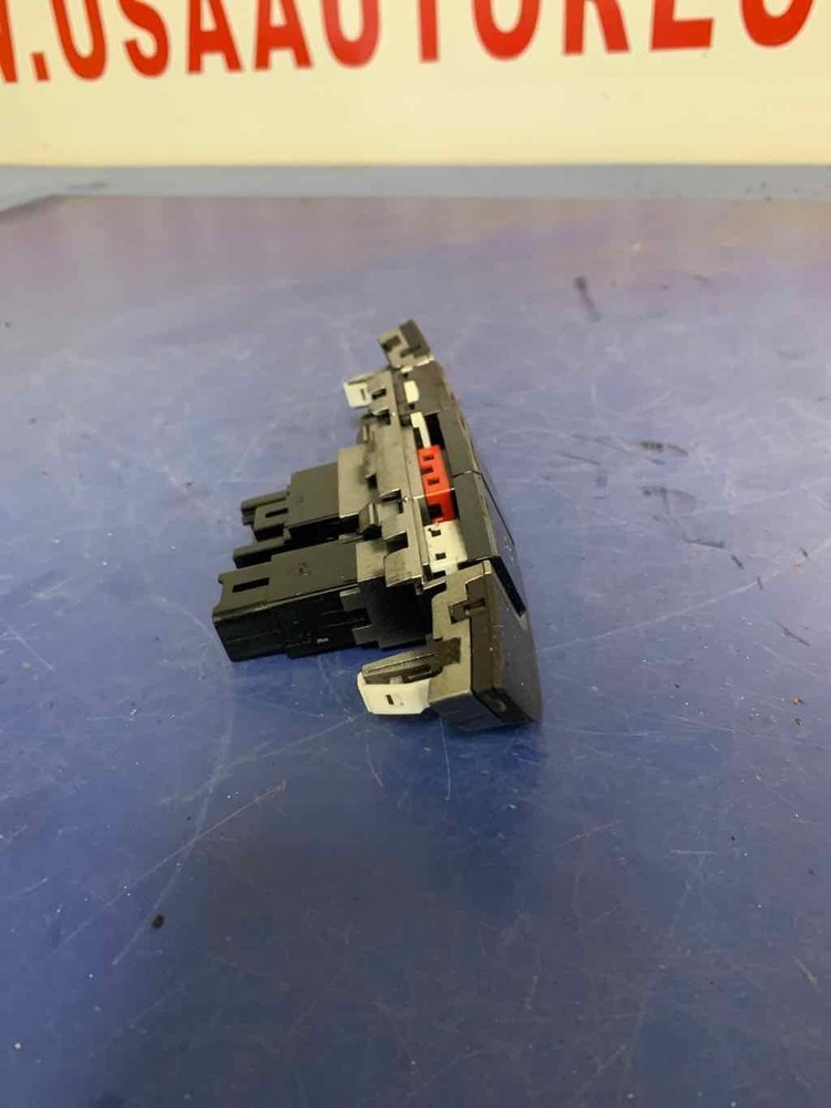 Emergency Light Button HYUNDAI TUCSON 12