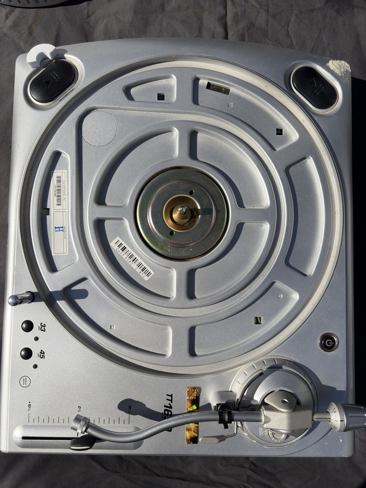 Numark TT1650 professional turntable.