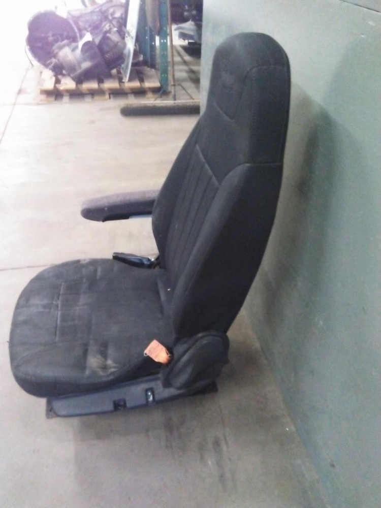 Replaces 2017 PETERBILT 579 FRONT SEAT , IL