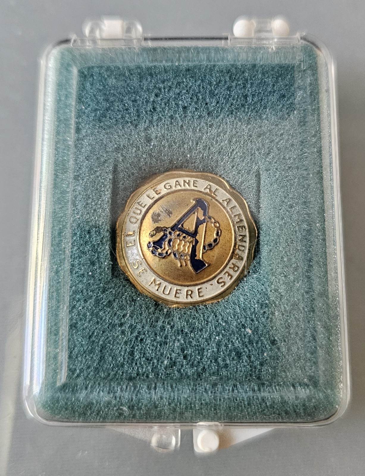 Cuban baseball ALMENDARES Scorpion lapel collar stud screw post enameled pin Box