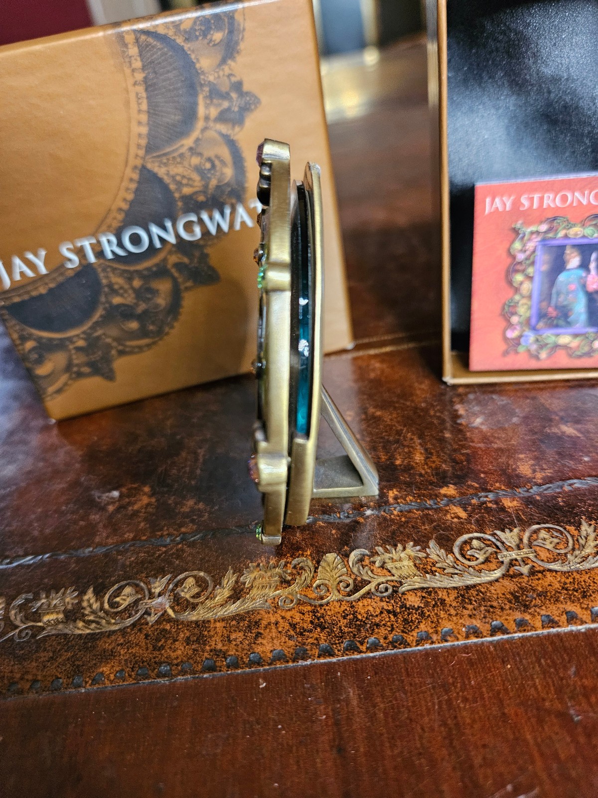 Jay Strongwater Agatha Swarovski Crystal Enamel Round Green Mauve Frame W/Box