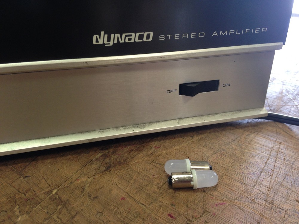 DYNACO Model 150 Amplifier front PANEL  LED lamps.