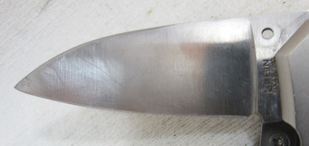 Klein Tools Lightweight Lockback Knife- 2-1/2'' w/Screwdriver 44008
