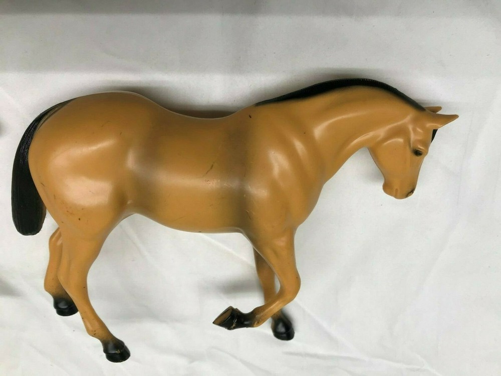 Hartland 7" Mare & Foal very nice pair