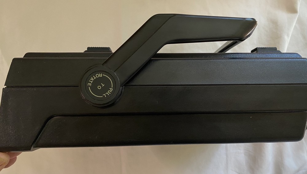 BK Precision 3011B 2MHz Function Generator with power cord