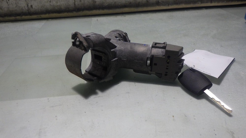 16 FORD FIESTA Ignition W/Key