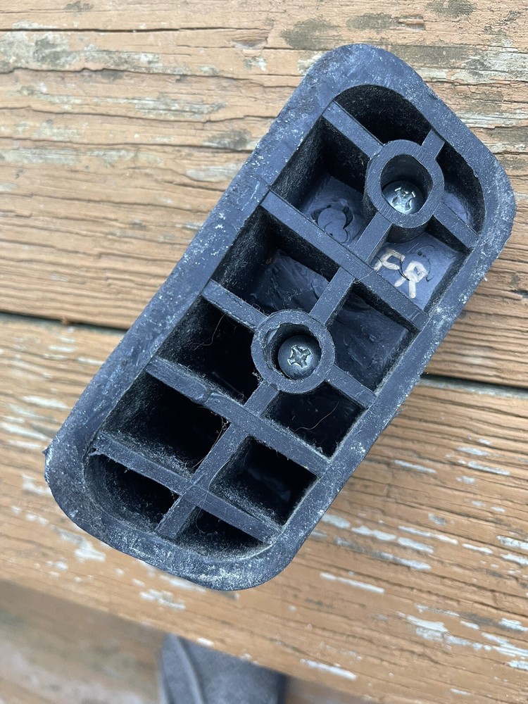 IRONMAN Gravity Inversion Table Replacement Part Leg Rubber Foot FRONT RIGHT