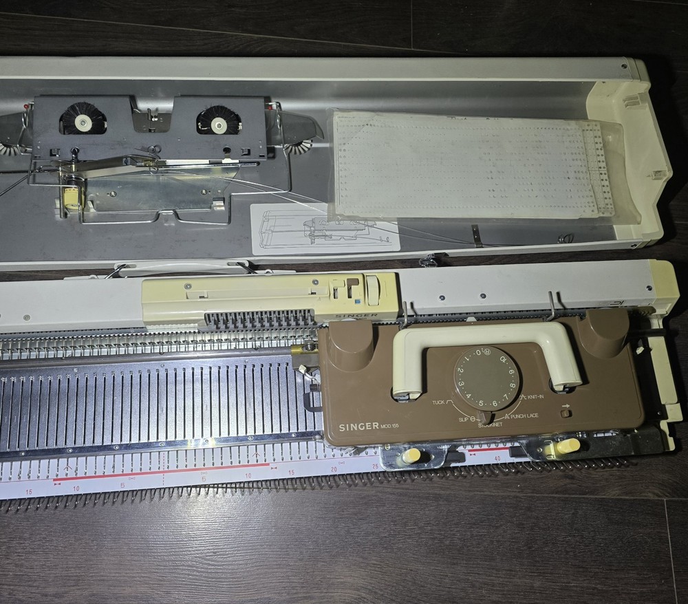 Studio SK 155 Bulky Knitting Machine 9mm