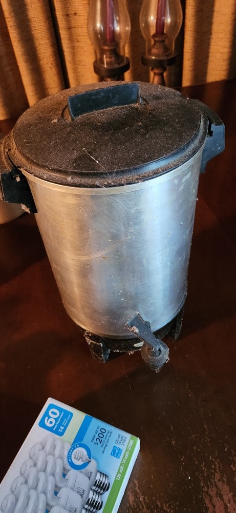 West Bend Percolator 12 - 42 Cup Coffee Maker, GUC
