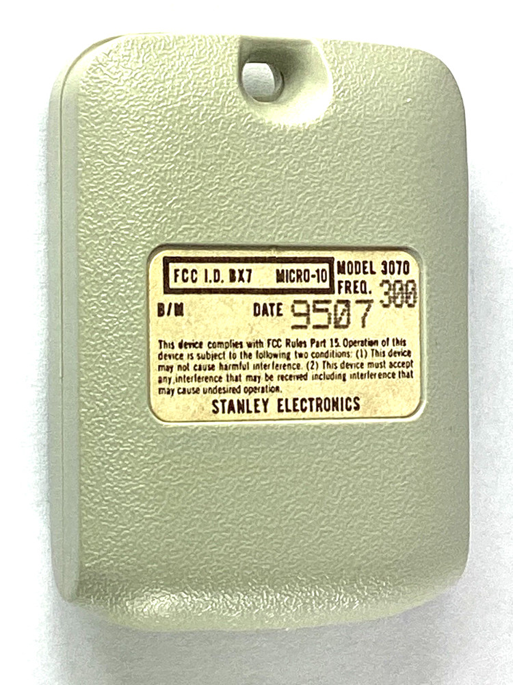 OEM NOS Multi-Code 3070 300 MHz Visor Gate Garage Remote Micro-Code