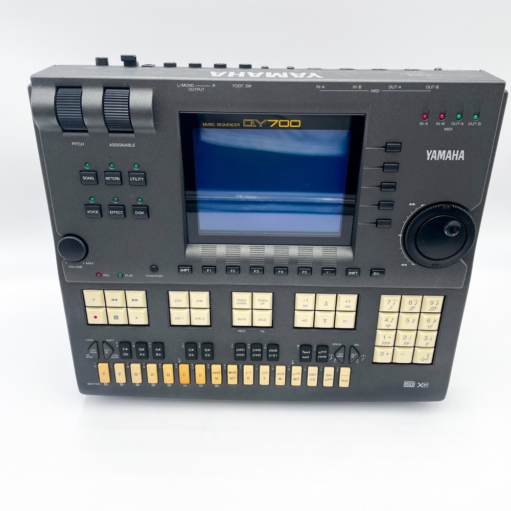 Yamaha QY700 Music Sequencer Workstation with Case