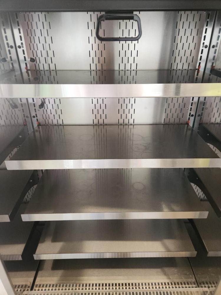 Structural Concepts Oasis Refrigerated Display Case – Model B3424