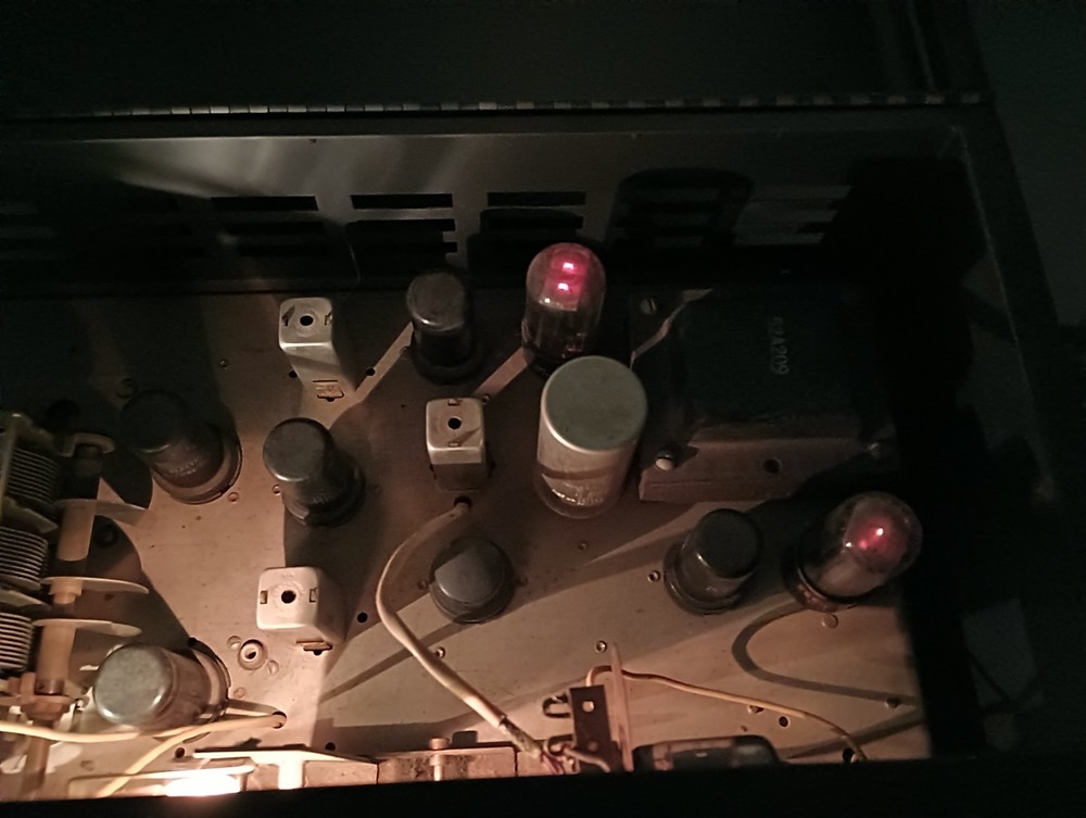 Hallicrafters Mod S-40B Vintage Shortwave Receiver Turns On. Untested