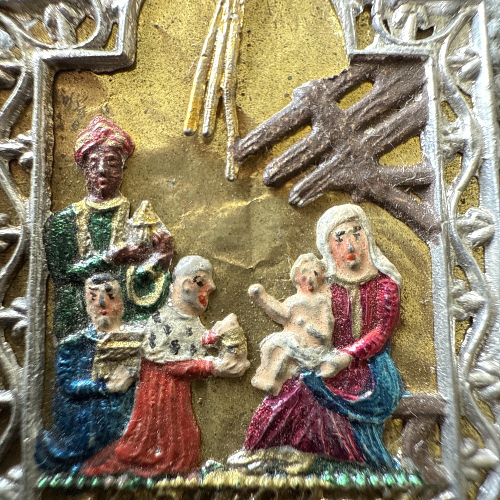 Vintage Foil Back Crèche Pendant