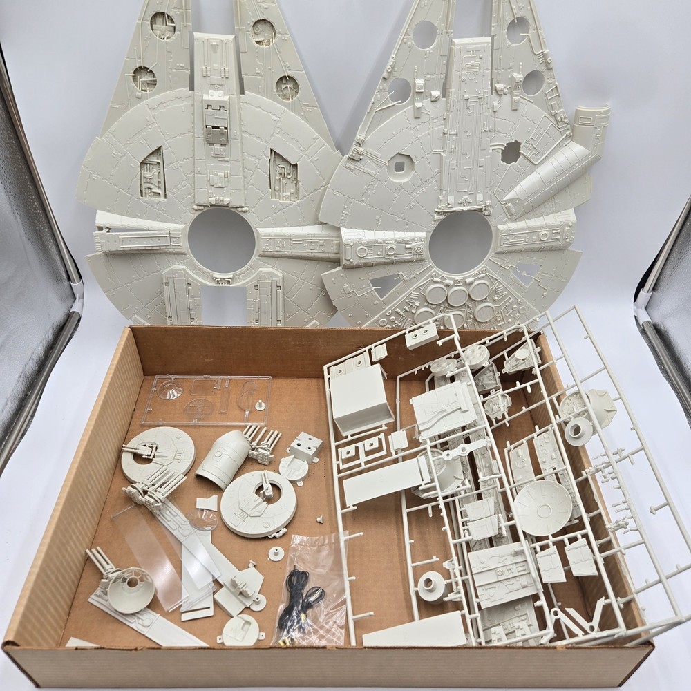 1979 MPC Star Wars Millennium Falcon Model Kit Open Box