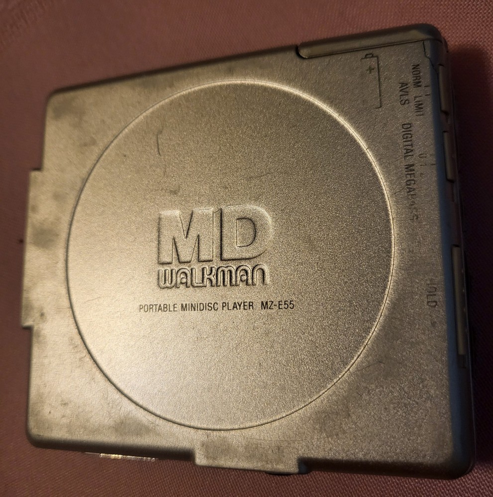 Sony MZ-E55 Walkman MiniDisc Player Silver