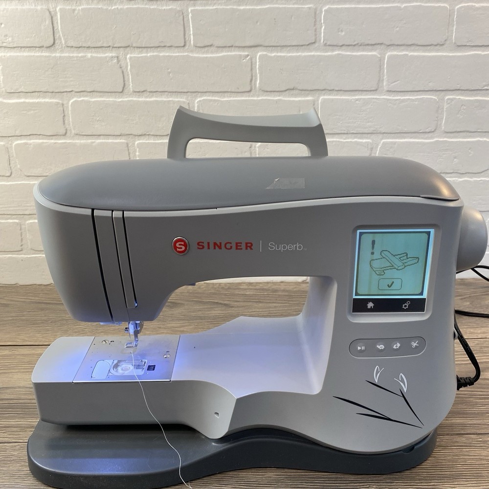 SINGER Superb Embroidery Machine EM200 Type HAS1 NO HOOPS
