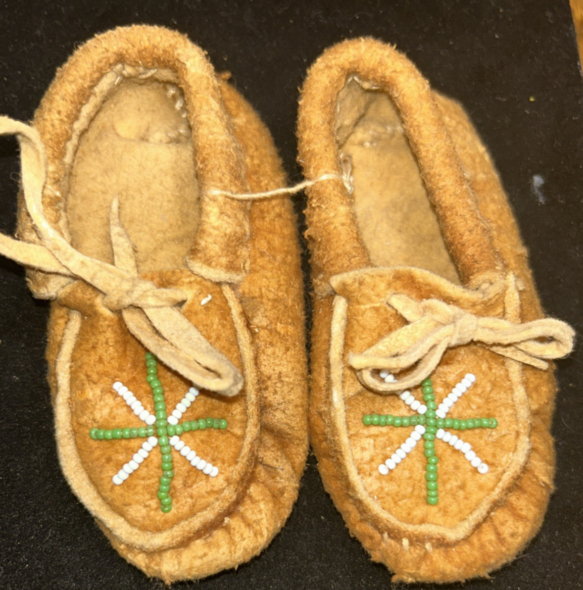 Baby Moccasins - Antique handmade - Native American - never worn - Look!
