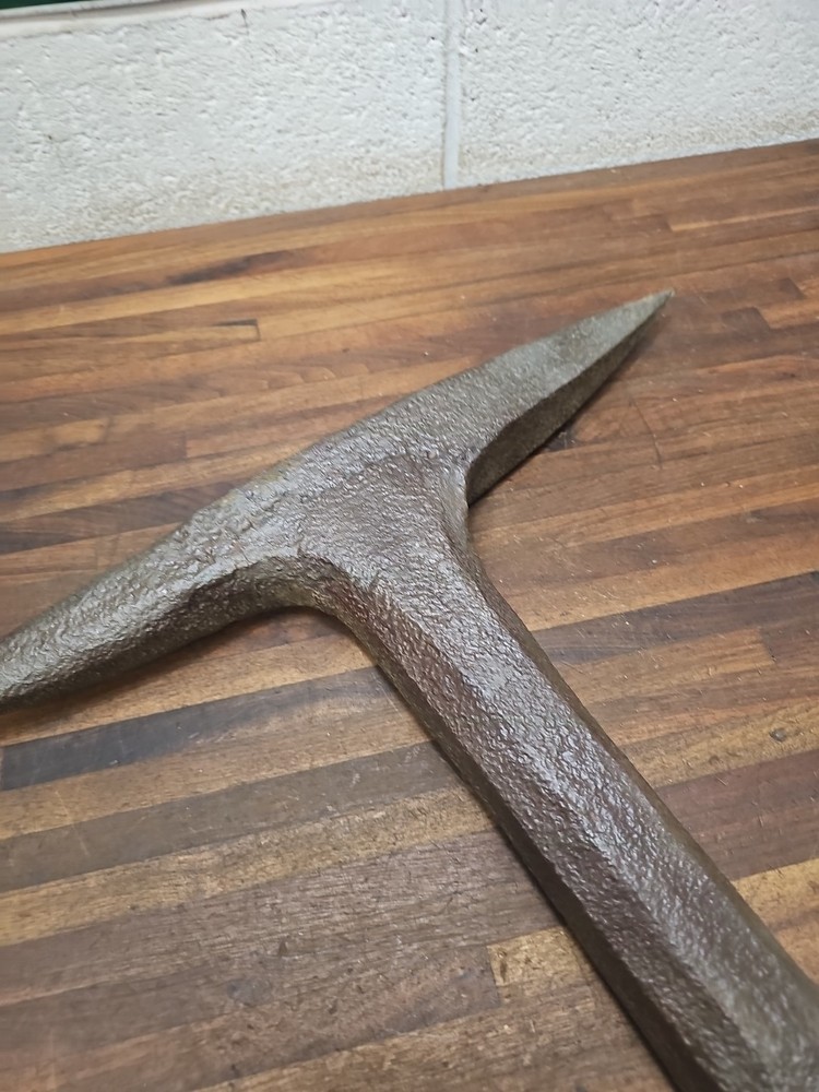 C5- Antique 30lb Stake Anvil Blacksmith