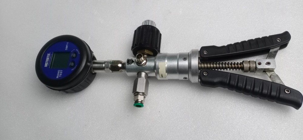SI Pressure TP1 Hand Held Test Pump