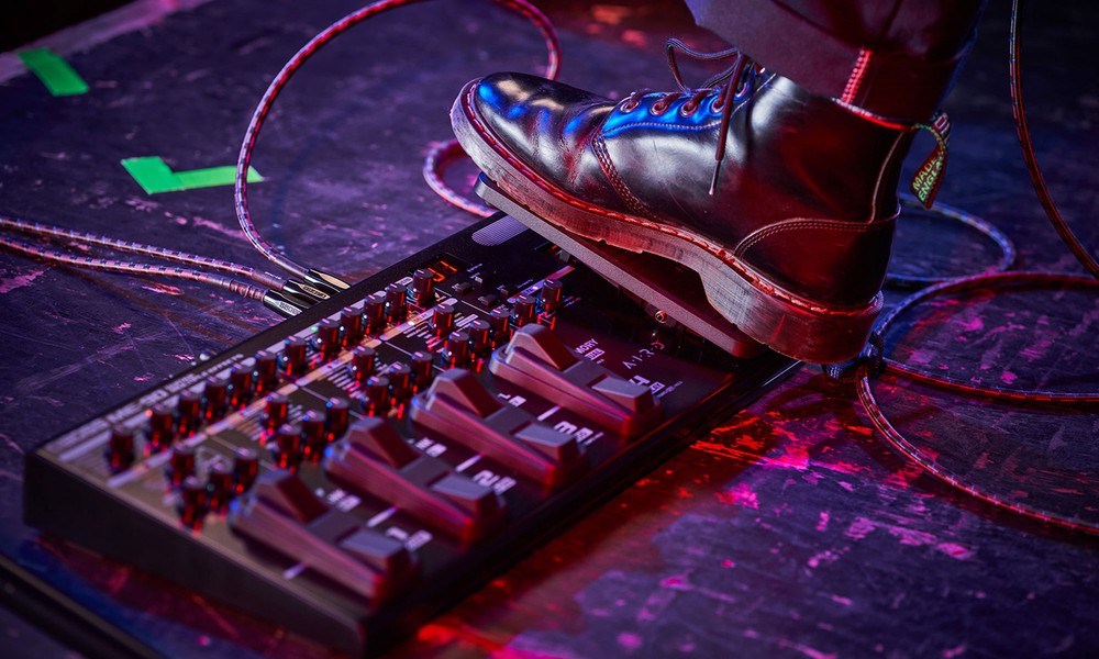 Boss ME-90 Guitar Multi-Effects w/ Instrument Cable