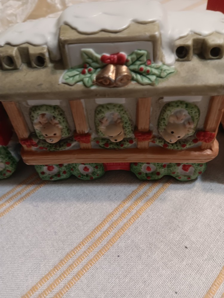 Santss Best Lightef Porcelain Train Set
