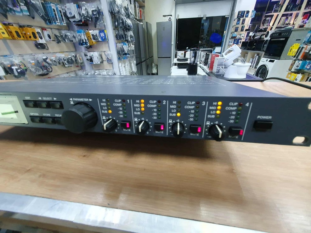 ELECTRO-VOICE EV DX38 24 BIT DIGITAL SOUND SYSTEM PROCESSOR